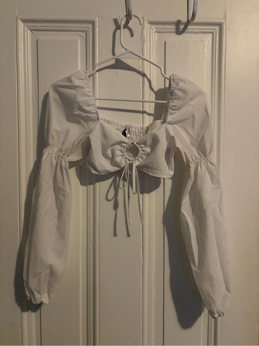 H&M White Ruched Tie-Front Long Sleeve Crop Top
